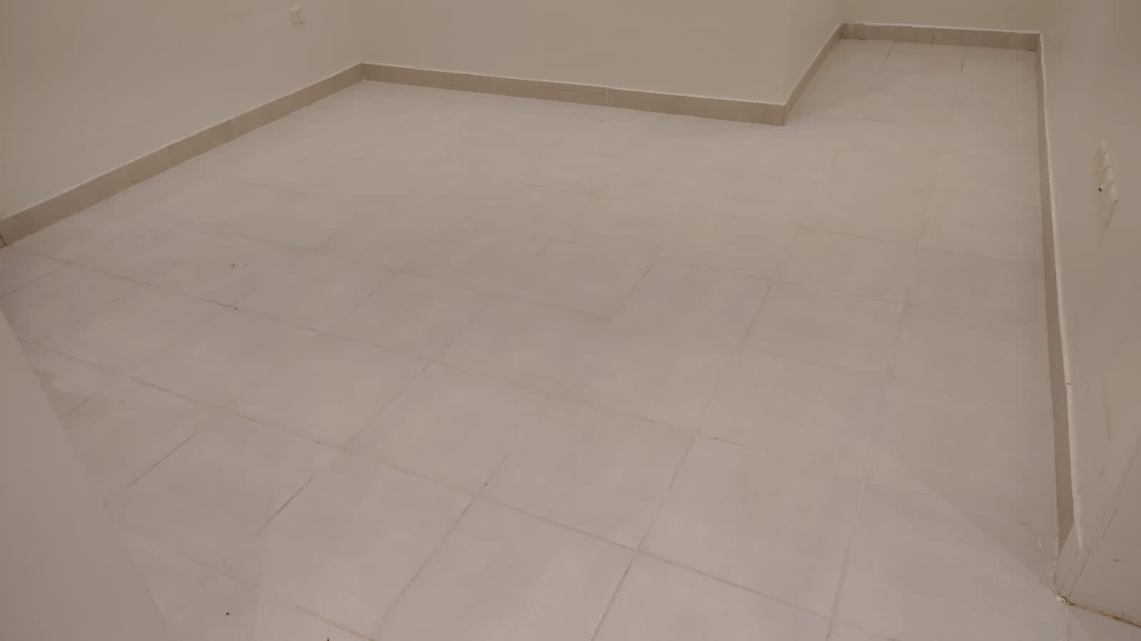 للمشاركة غرفتين وصاله ومطبخ وحمام في حي العارض / بلاطة